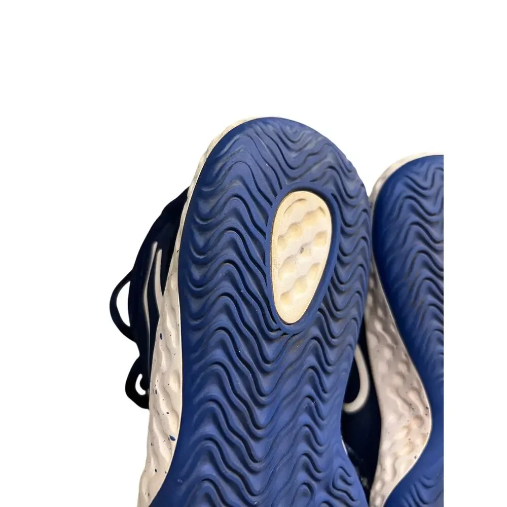 Nike renew boys sneakers size 5